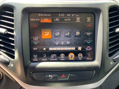 Used 2016 Jeep Cherokee Overland image 21
