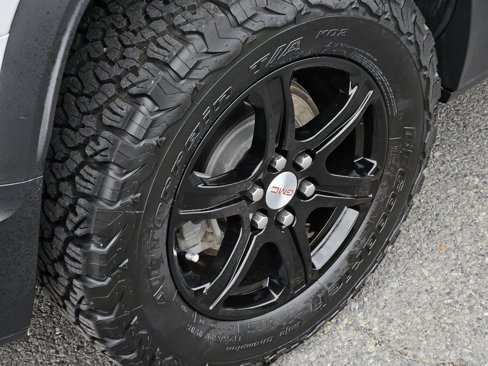Used 2021 GMC Acadia AT4 w/ Technology Package image 9