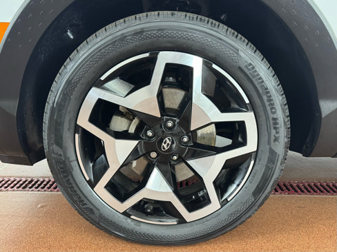 Used 2022 Hyundai Santa Cruz Limited image 9