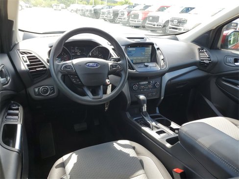 Used 2017 Ford Escape SE w/ Equipment Group 201A image 10