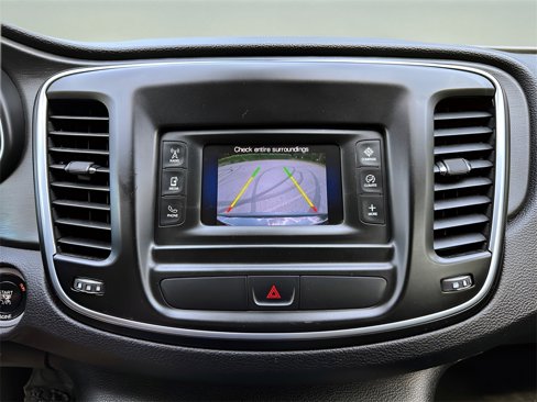 Used 2016 Chrysler 200 Limited image 15