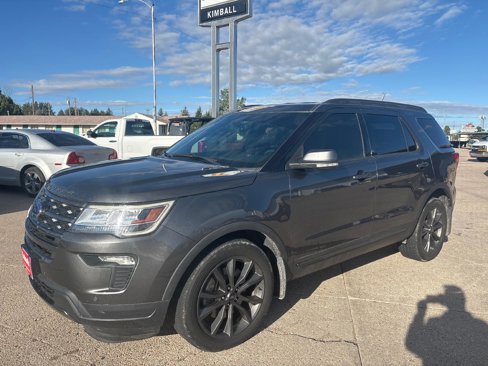 Used 2018 Ford Explorer XLT w/ Equipment Group 202A image 1