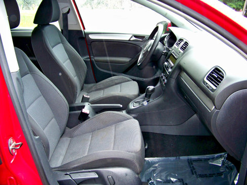 Used 2011 Volkswagen Golf 4-Door image 22