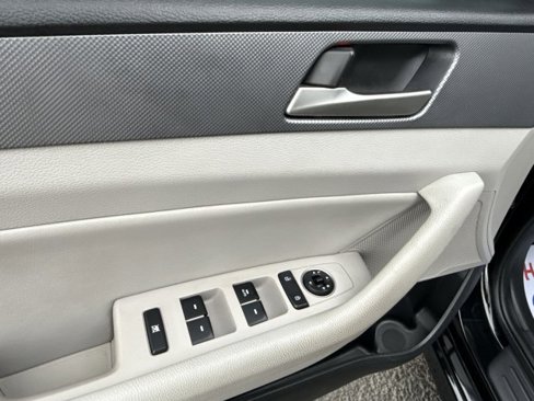 Used 2018 Hyundai Sonata SEL image 15