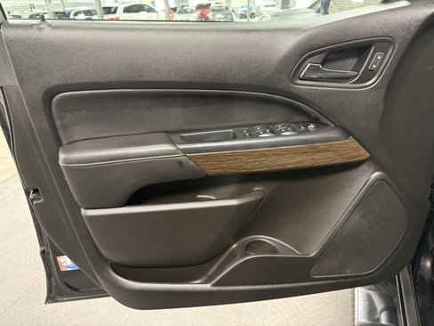 Used 2018 GMC Canyon Denali image 8