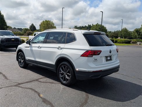 Used 2022 Volkswagen Tiguan SE image 5
