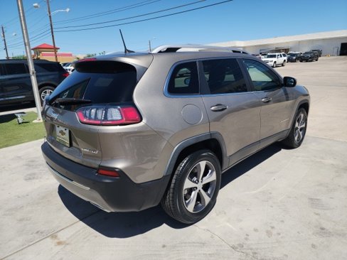 Used 2019 Jeep Cherokee Limited w/ Luxury Group image 4