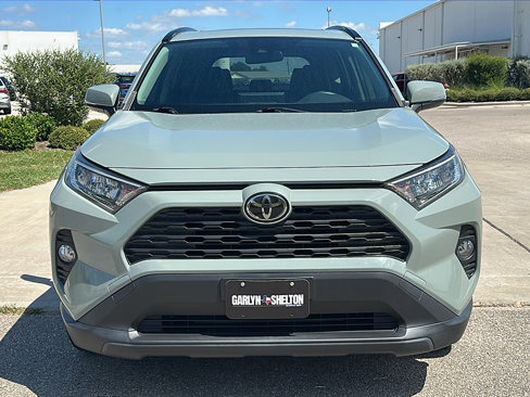 Used 2020 Toyota RAV4 XLE Premium image 11