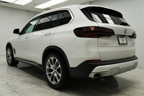 Used 2025 BMW X5 xDrive40i w/ Climate Comfort Package image 7