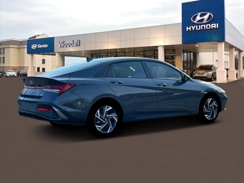 New 2025 Hyundai Elantra SEL image 8