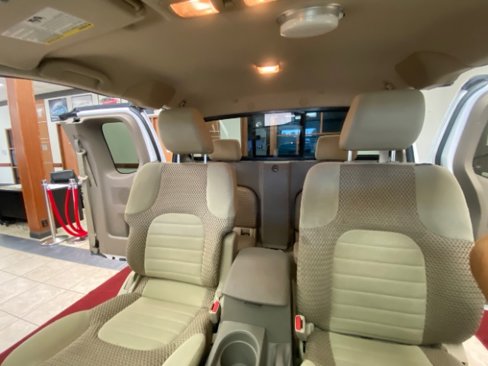 Used 2012 Nissan Frontier SV image 26