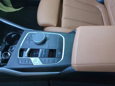 Used 2023 BMW 330i Sedan w/ Convenience Package image 15