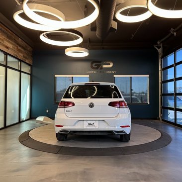 Used 2019 Volkswagen Golf S image 4