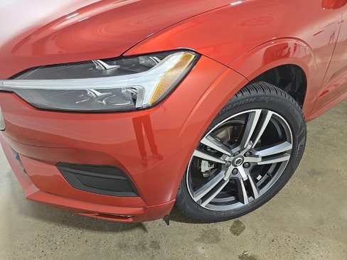 Used 2021 Volvo XC60 T5 Momentum w/ Climate Package image 10