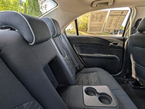 Used 2010 Ford Fusion SE image 25
