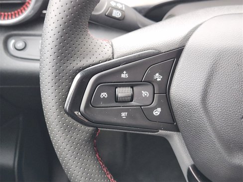 Used 2025 Chevrolet Trax RS image 24