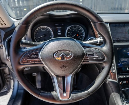 Used 2018 INFINITI Q50 Luxe w/ Essential Package (3.0T Luxe) image 15