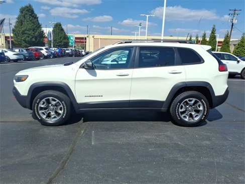 Used 2019 Jeep Cherokee Trailhawk image 8