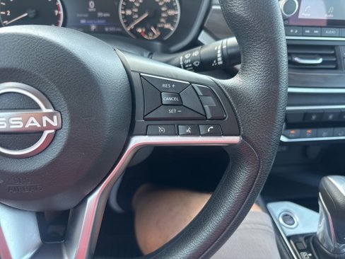 Used 2024 Nissan Altima 2.5 SV image 19