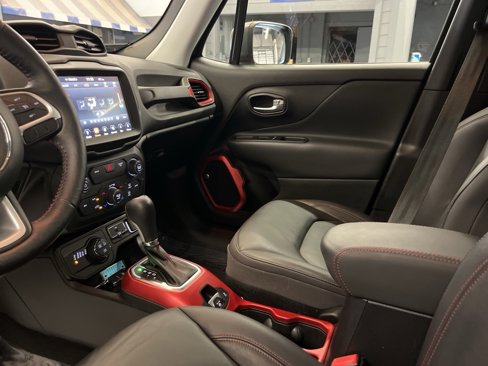 Used 2019 Jeep Renegade Trailhawk image 27