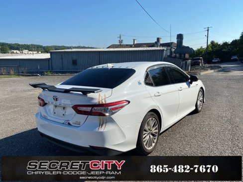 Used 2019 Toyota Camry XLE w/ Sunroof Package image 5