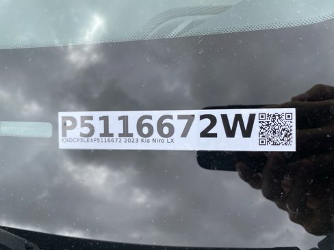 Used 2023 Kia Niro LX image 31
