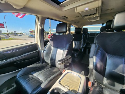Used 2015 Chrysler Town & Country Limited Platinum w/ Trailer Tow Group image 12