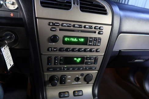 Used 2004 Ford Thunderbird Deluxe image 19