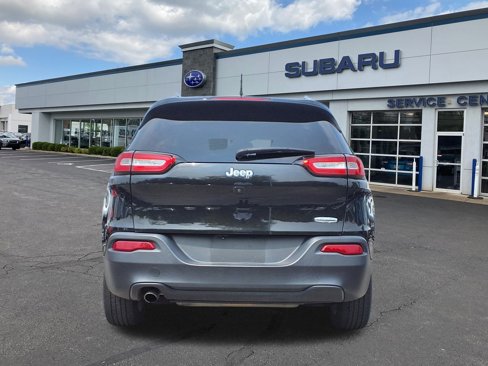 Used 2016 Jeep Cherokee Latitude w/ Cold Weather Group image 5
