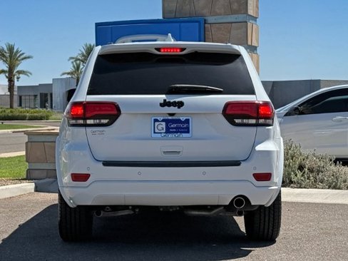 Used 2018 Jeep Grand Cherokee Altitude image 6
