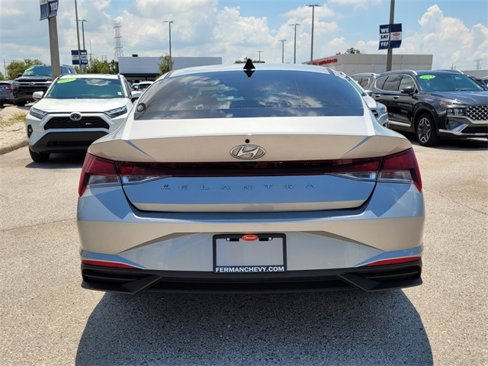 Used 2023 Hyundai Elantra SEL image 6