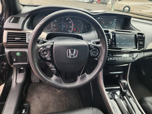Used 2017 Honda Accord EX-L image 2
