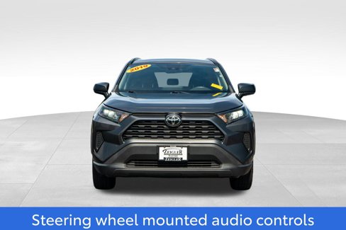Used 2019 Toyota RAV4 LE image 2