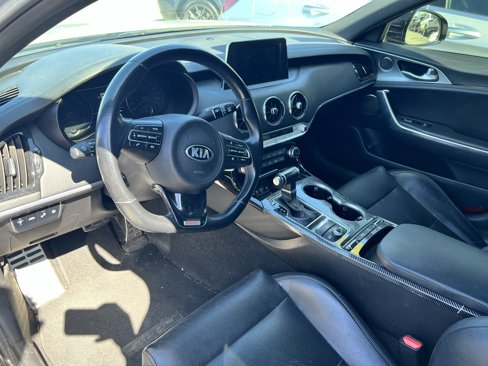 Used 2019 Kia Stinger GT1 image 3