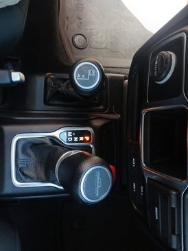 Used 2022 Jeep Gladiator Sport image 46