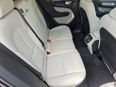 New 2025 Volvo XC40 B5 Ultra w/ Climate Package image 39