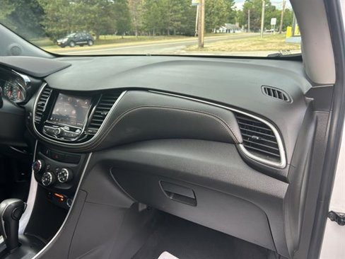 Certified 2022 Chevrolet Trax LT w/ Sport Edition image 31