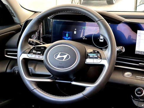 Used 2024 Hyundai Elantra SEL w/ Convenience Package image 26