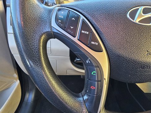 Used 2013 Hyundai Elantra GT image 16