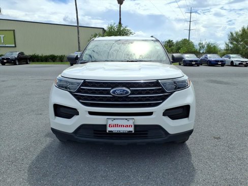 Used 2021 Ford Explorer XLT image 3
