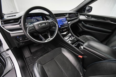 Used 2023 Jeep Grand Cherokee Trailhawk image 12