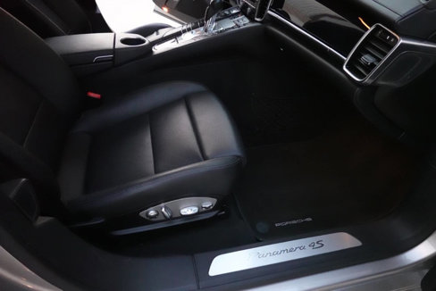 Used 2013 Porsche Panamera 4S image 28