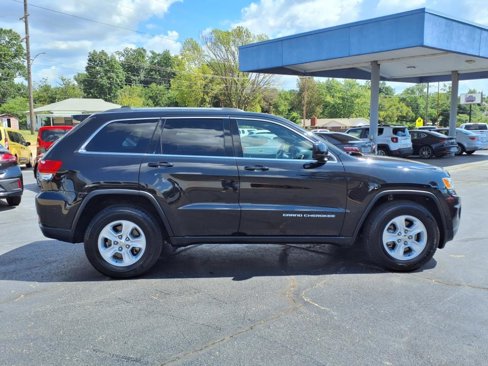 Used 2016 Jeep Grand Cherokee Laredo w/ Quick Order Package 23E image 2