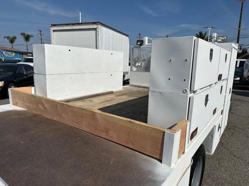 Used 2010 Ford F550 2WD Regular Cab Super Duty image 21