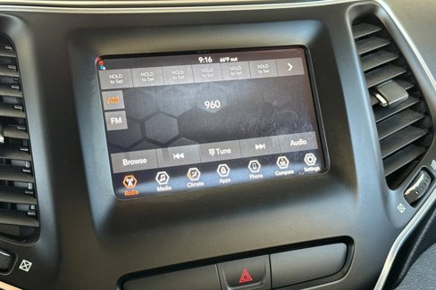 Used 2019 Jeep Cherokee Latitude w/ Popular Appearance Group image 24