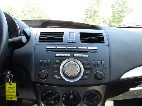 Used 2011 MAZDA MAZDA3 i Touring image 25