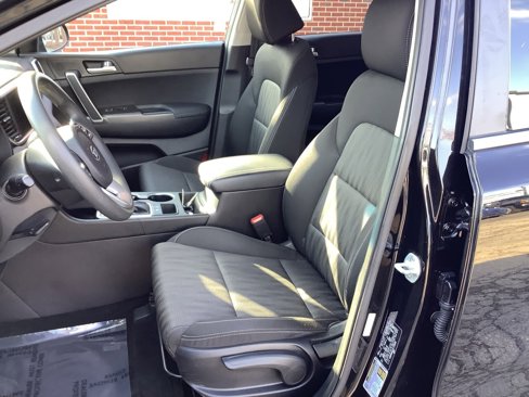 Used 2020 Kia Sportage LX image 9