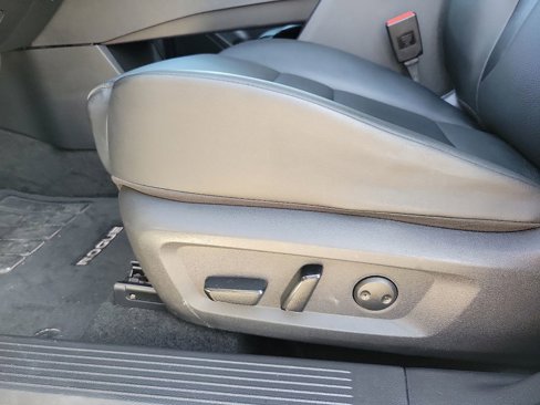 Used 2021 Nissan Rogue SV w/ Premium Package image 12
