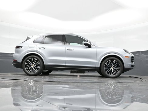 Used 2024 Porsche Cayenne image 39