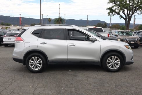 Used 2015 Nissan Rogue SV w/ SV Moonroof Package image 3